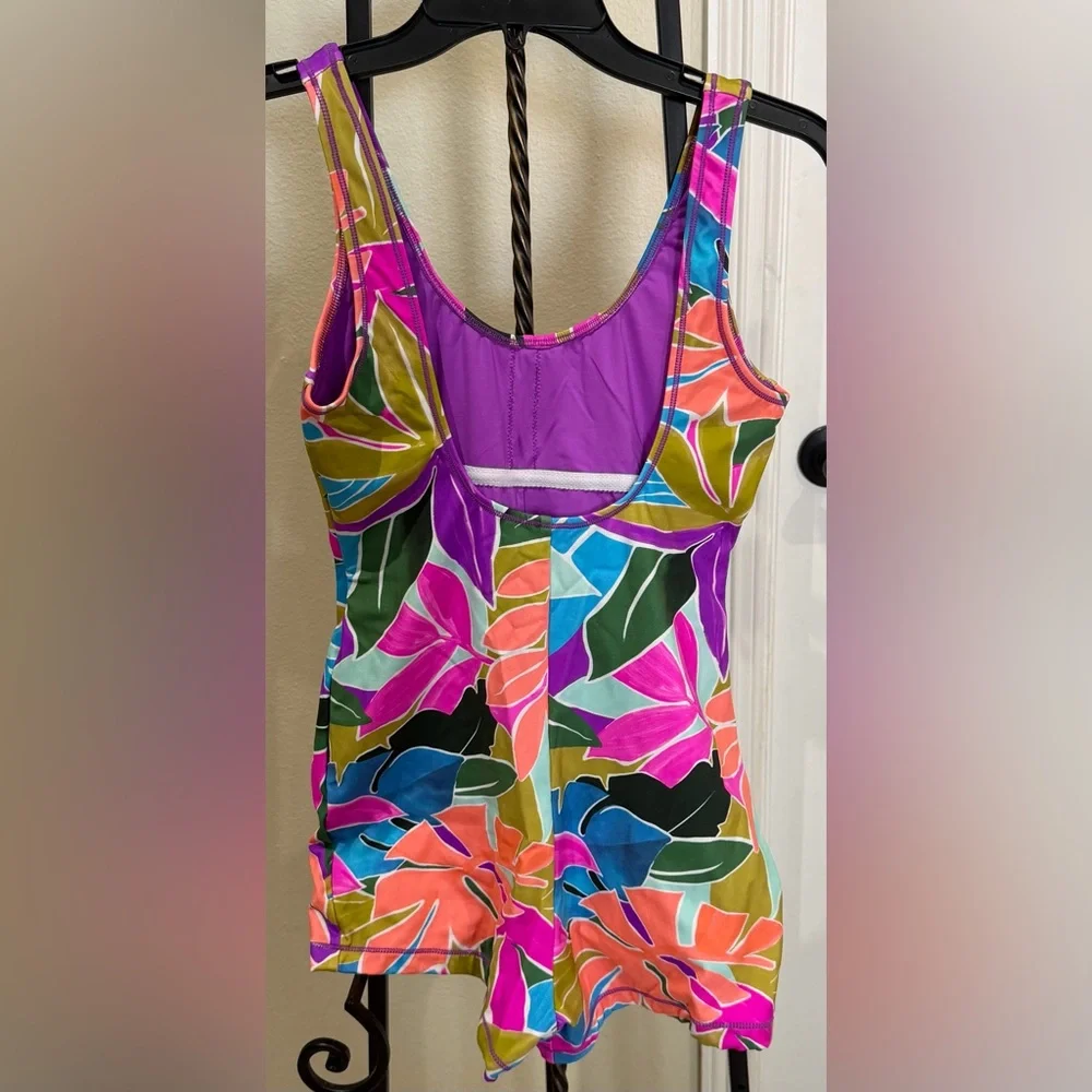 NWOT women's Hurley "Max Isla" boyleg 1-piece swimsuit - M - Picture 3 of 4